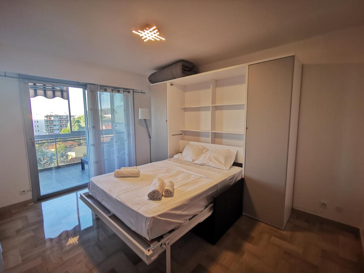 Sea Side Oceanides Apartment ฌวง-เลส์-แป็งส์ ภายนอก รูปภาพ