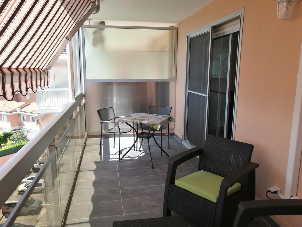 Sea Side Oceanides Apartment ฌวง-เลส์-แป็งส์ ภายนอก รูปภาพ